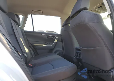 2020 Toyota Rav4 Le z USA, uszkodzony, nr VIN JTMMWRFV1LD064097